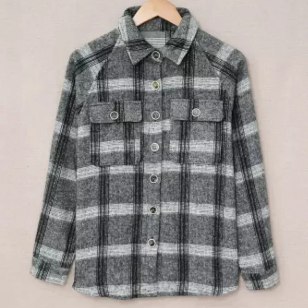 New plaid shacket with pockets - Picture 1 of 13
